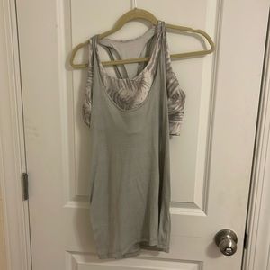 Lululemon workout top w build in sports bra